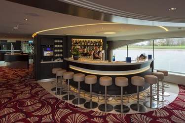 Avalon Waterways, Avalon Tapestry II, Bar.jpg